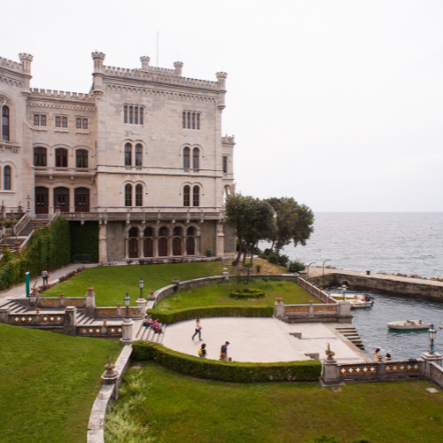 Trst i dvorac Miramare iz Zagreba i Rijeke (1 dan)